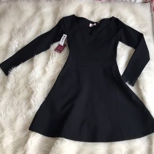NWT Aritzia Sunday Best Black Dress